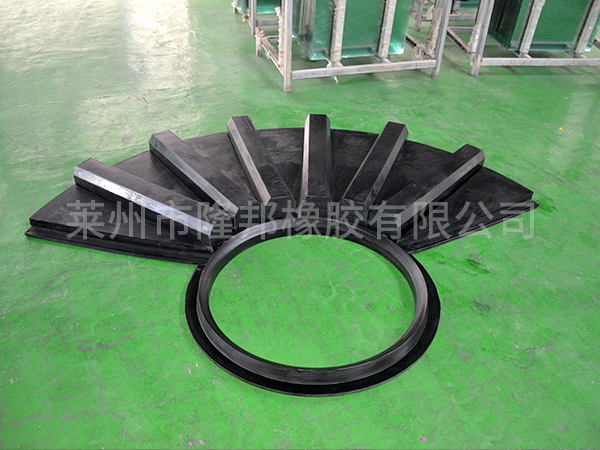 橡胶衬板