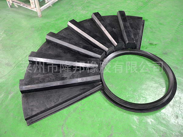 球磨机橡胶衬板.jpg 球磨机橡胶衬板.jpg